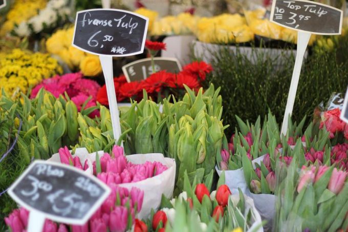 Marché Alimentaire et Fleurs Quai Augagneur